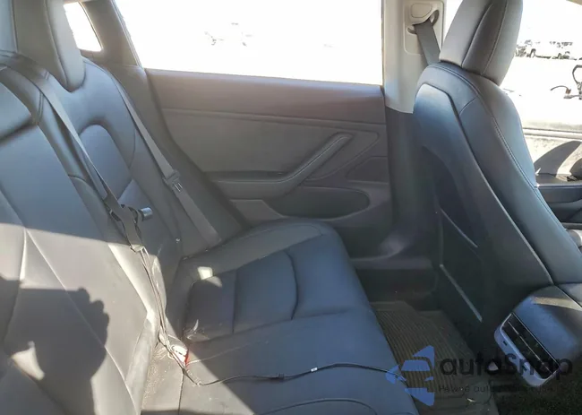 5YJ3E1EA4JF032491: 94526555