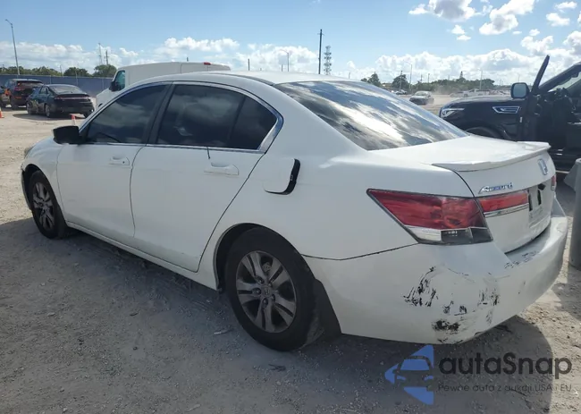 1HGCP2F67CA209588: 93628415