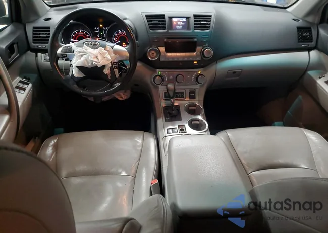 5TDBK3EH8CS099185: 93347595