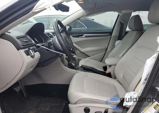 1VWAA7A33JC025071: 49442435