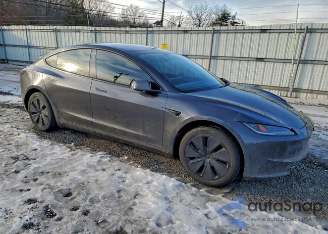 5YJ3E1EB5RF790165: 98943665