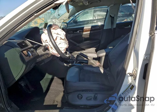 1VWCV7A32FC001784: 98996015