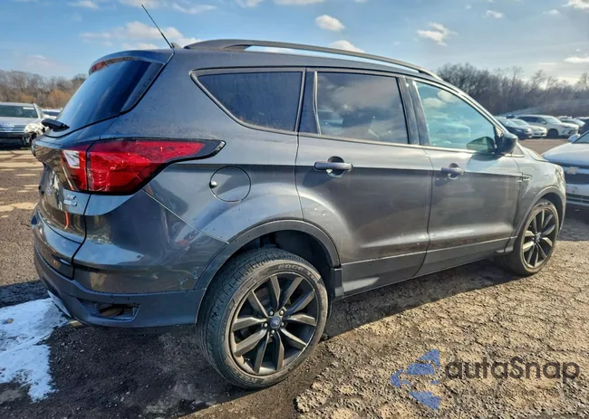 1FMCU9GD6KUB18575: 94880105