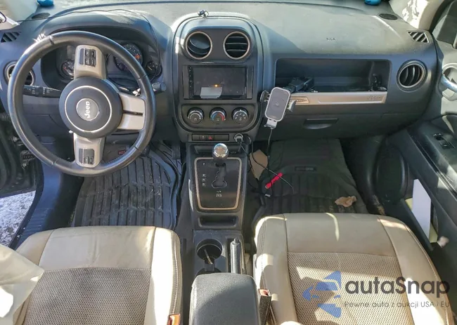 1C4NJDBB0GD731037: 94682275