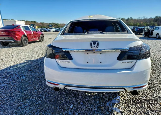 1HGCR2F52GA037865: 97853765