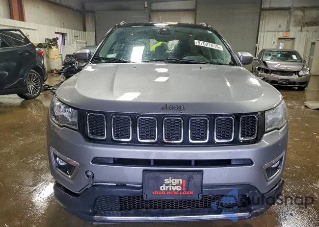 3C4NJDCB9JT437085: 97027615