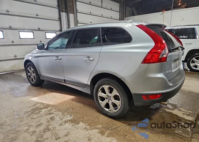 YV4952DZXD2433572: 95866845