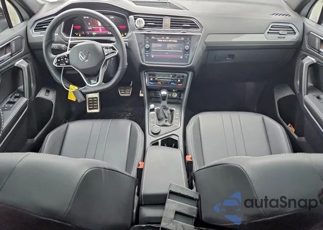 3VV8B7AX0RM215522: 97637185