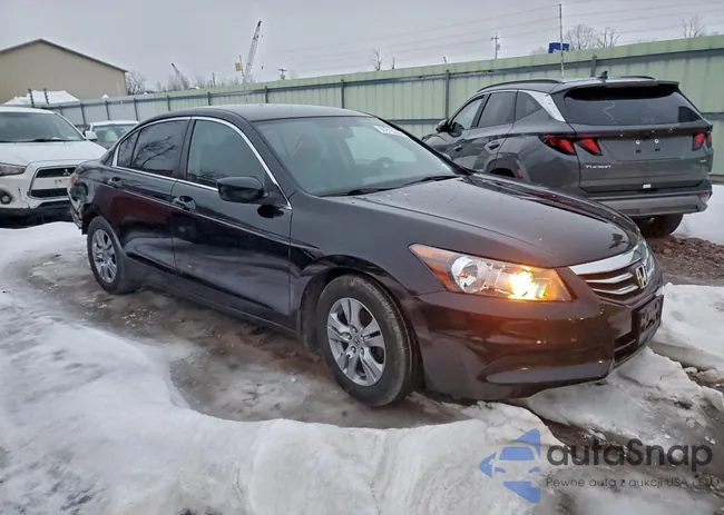 1HGCP2F61CA200742: 97815225