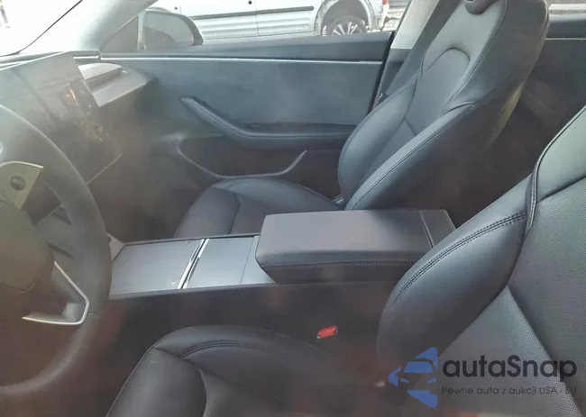 5YJ3E1EB5RF790165: 98943665