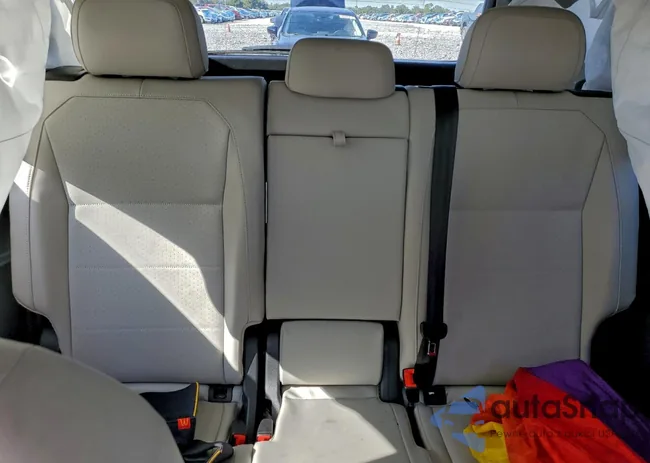 3VV3B7AXXJM181927: 95686965