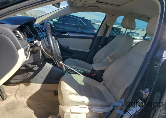 3VWLA7AJ4FM305045: 85442345