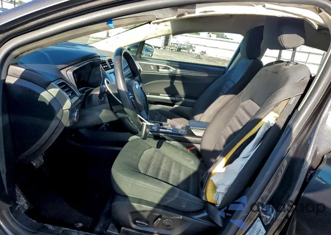 3FA6P0LU3HR301481: 98301555