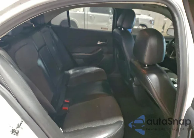 1G11E5SA2DF302409: 97940405