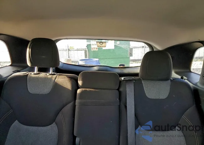 1C4PJLCB3JD587945: 96117365