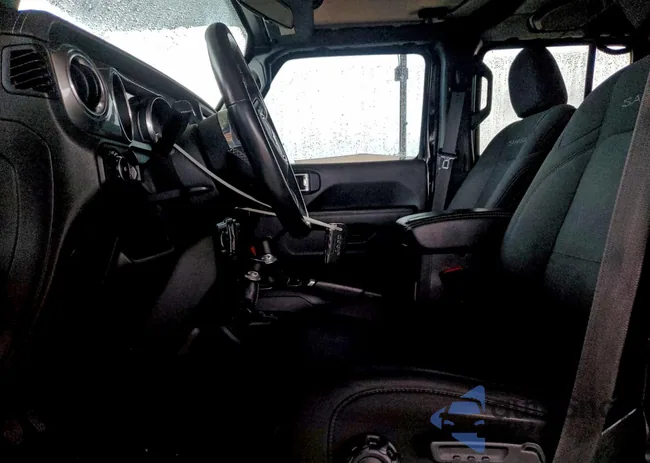 1C4HJXEN8LW199619: 95512555