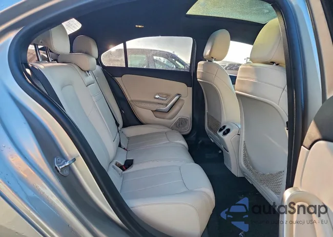 W1K3G4EB8LJ229072: 95659775