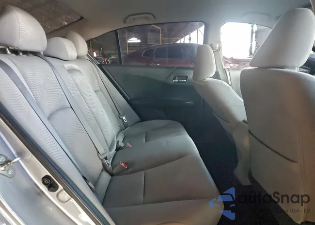 1HGCR2F37GA072156: 95704385