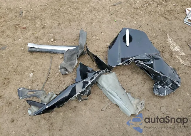 JA4AD3A39GZ002753: 95880175