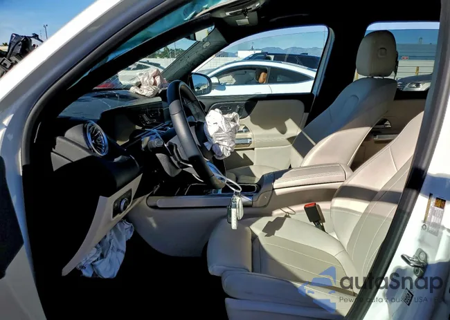 W1N9M1DB8RN102653: 95698735