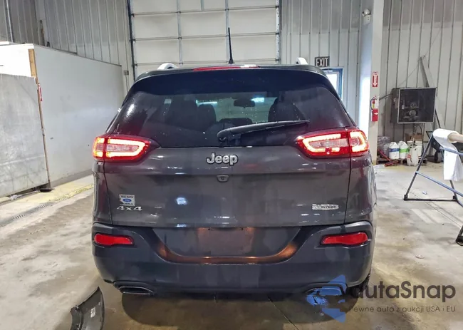 1C4PJMCSXHW565932: 98675825