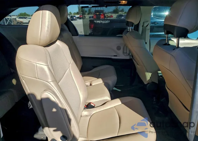 5TDYRKEC4MS006216: 96558475