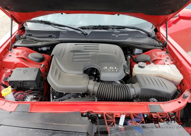 2C3CDZAG4PH573690: 40282684