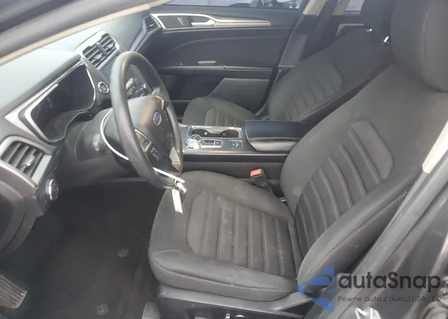 3FA6P0HD2LR231621: 82949503