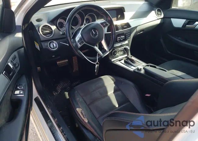 WDDGJ4HB7DG011248: 40683784