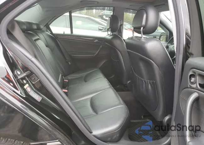 WDBRF61J02F203047: 40980204