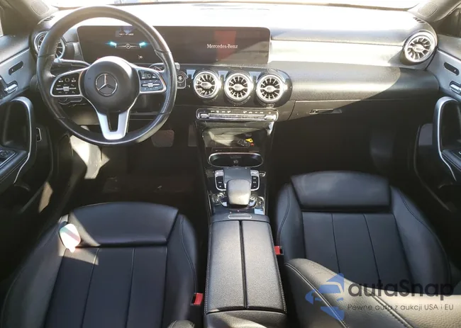 WDD3G4EB8KW017497: 37497354