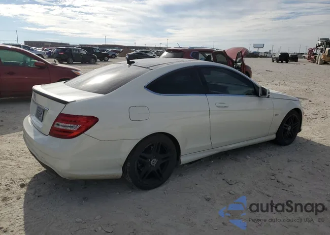 WDDGJ4HB4CF882256: 43211684