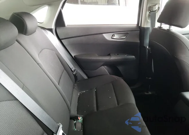 3KPF24AD0ME357849: 41306844