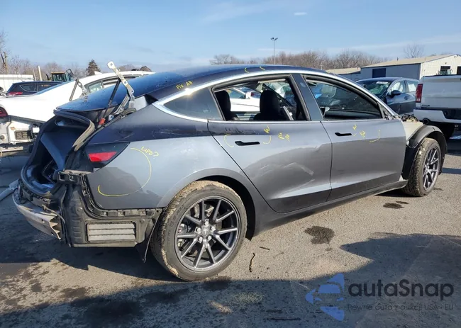 5YJ3E1EB0LF774866: 40691334