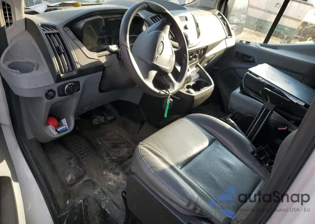 1FTYR2CM9HKA44193: 39696524