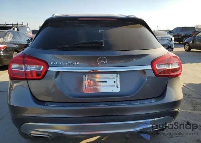 WDCTG4EB3GJ227272: 42833904