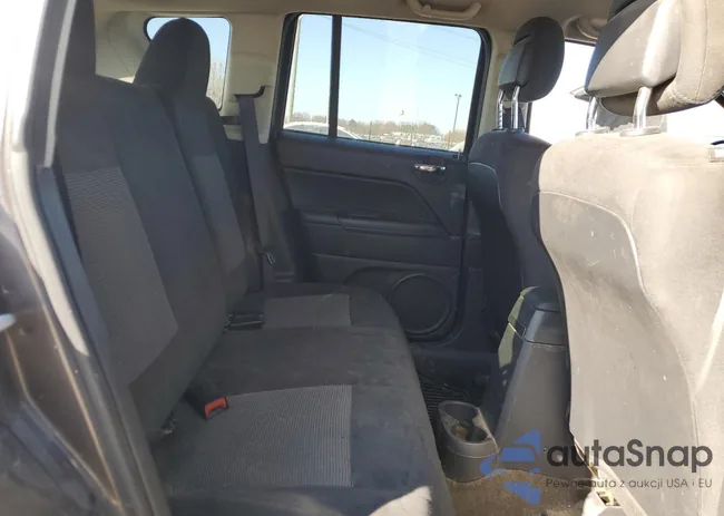 1C4NJDBB3HD143294: 42868144