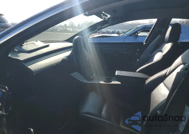 5YJ3E1EB0LF774866: 40691334