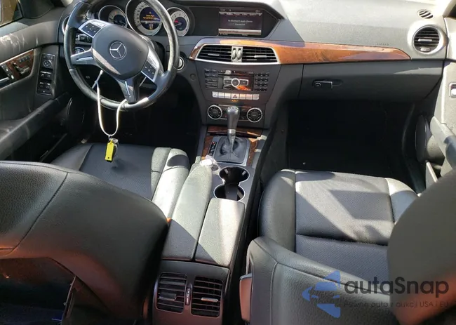 WDDGF8AB4DG125839: 41325344