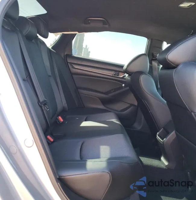 1HGCV3F27NA030043: 45181584