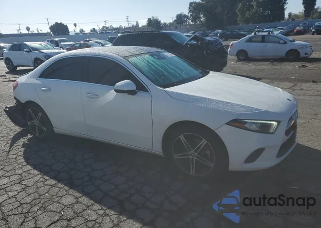 WDD3G4FB3KW000766: 45132944