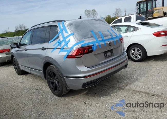 3VV8B7AX8RM003032: 48858594