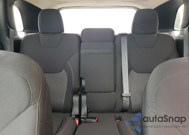 1C4PJLCB2HW572691: 52278254