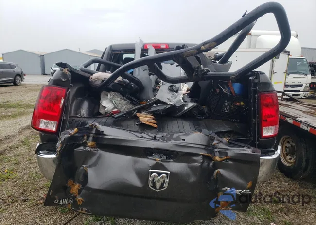 3C63R3CL7JG200095: 51929804