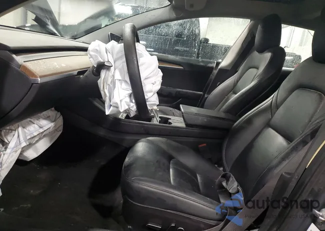 5YJ3E1EB7NF185946: 49725714