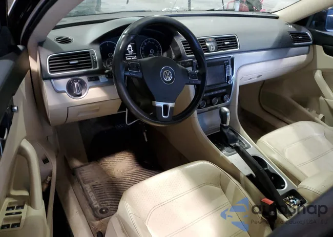 1VWBV7A33FC043196: 52504824