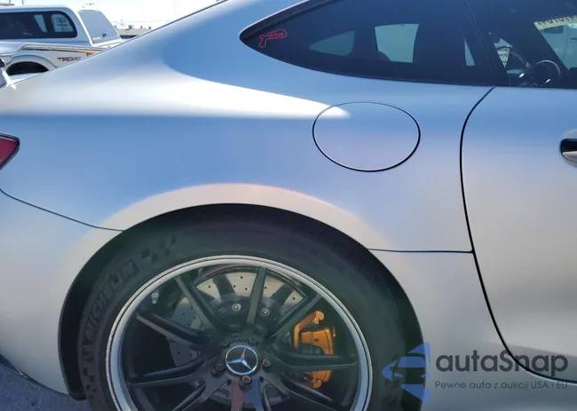 WDDYJ7KA0JA021138: 51473764