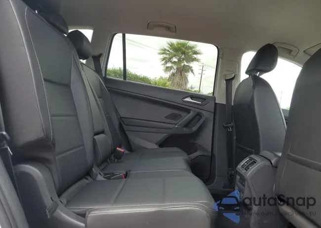 3VV3B7AX7JM082076: 51936094