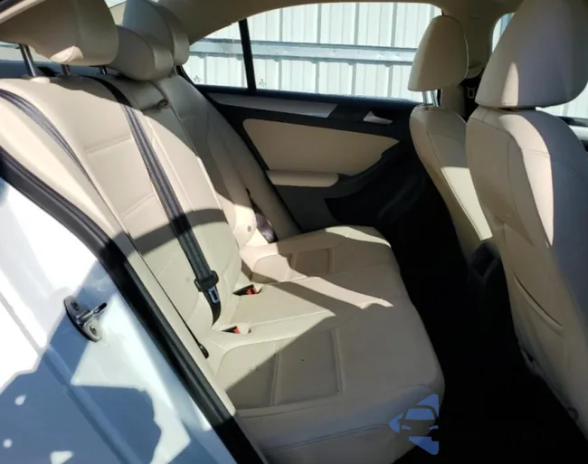 3VWDB7AJ4HM359725: 51350184