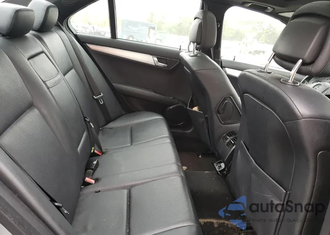 WDDGF54X88R015988: 49100044